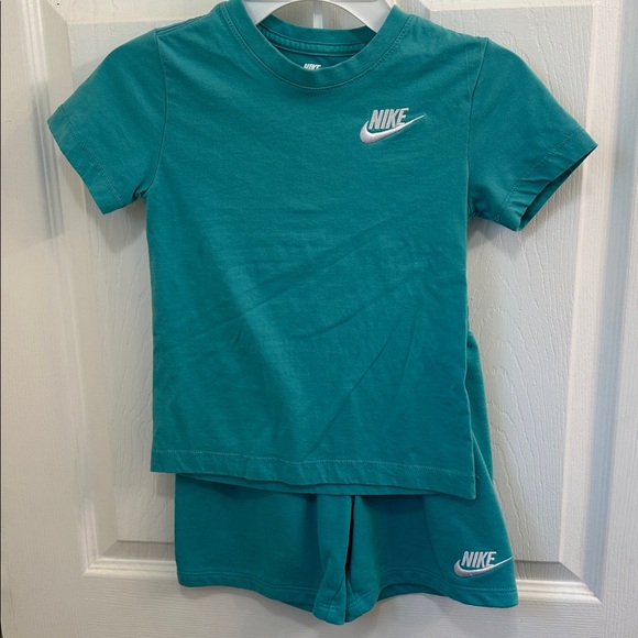4 Nike sweat short sets size 6 - Picture 2 of 13